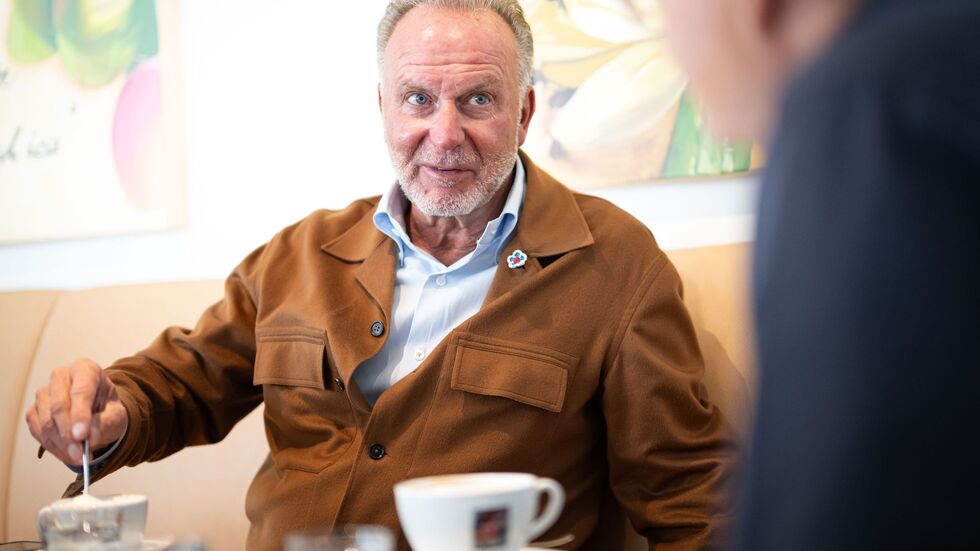 Karl-Heinz Rummenigge beim Interview vor seinem runden Geburtstag. Karl-Heinz Rummenigge beim Interview vor seinem runden Geburtstag.