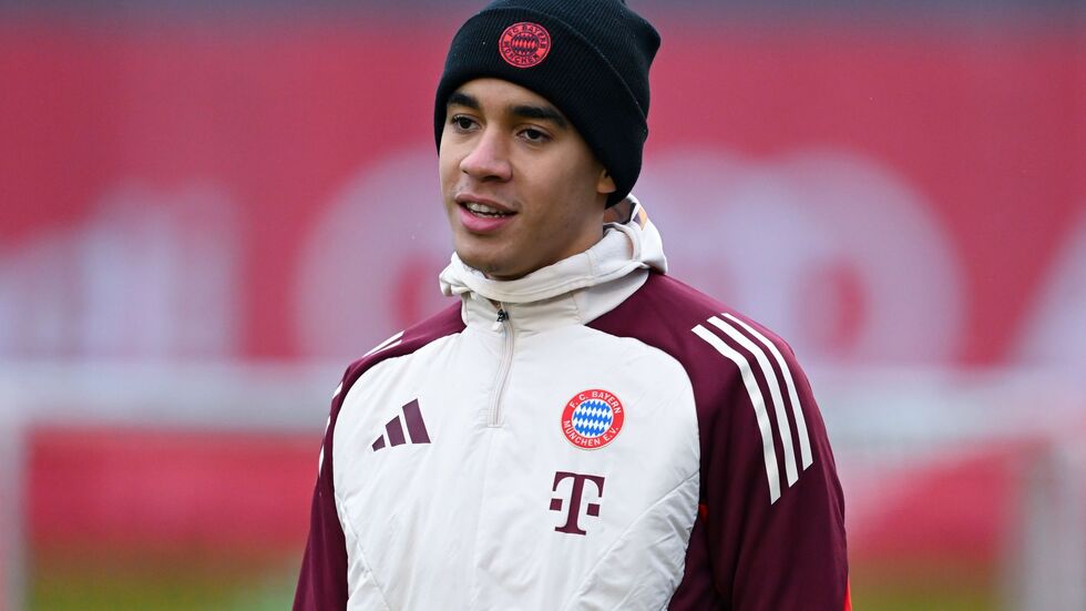 Jamal Musiala trainiert schon wieder beim FC Bayern. Jamal Musiala trainiert schon wieder beim FC Bayern.