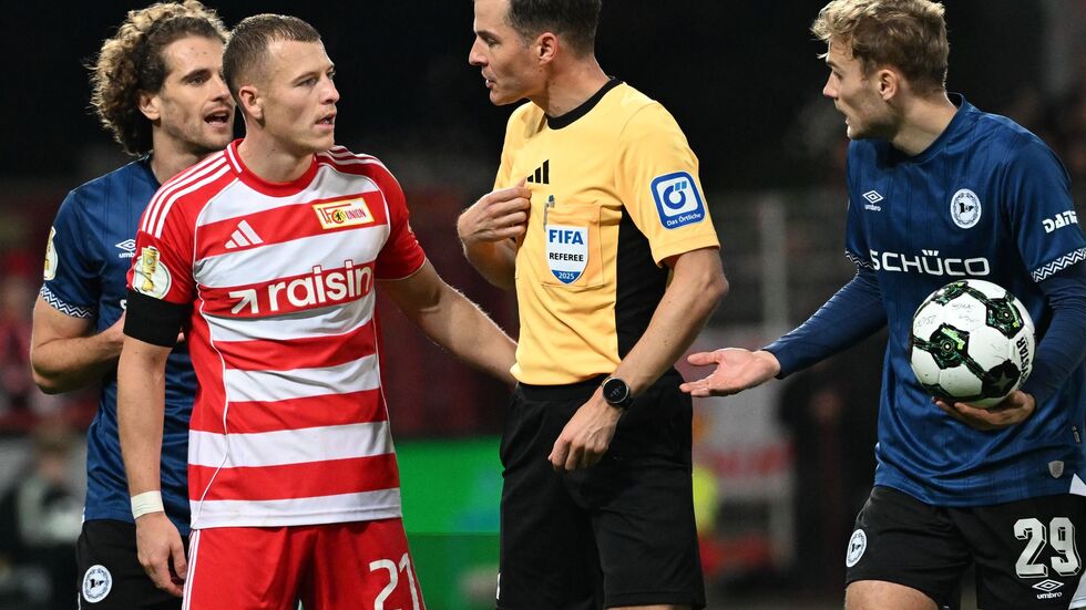 Viele Schiedsrichter, hier Harm Osmers, standen in der zweiten Pokal-Runde im Fokus. Viele Schiedsrichter, hier Harm Osmers, standen in der zweiten Pokal-Runde im Fokus.