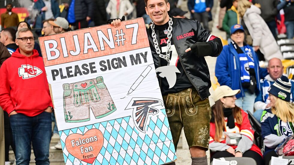 Ein Falcons-Fan hoffte auf ein Autogramm von Running Back Bijan Robinson.