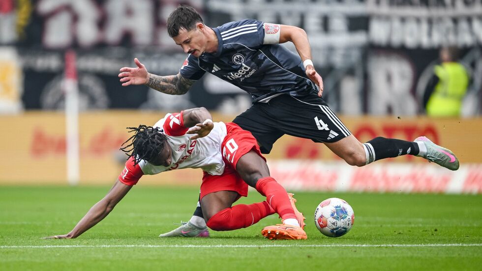 Freiburg und Frankfurt lieferten sich ein intensives Bundesliga-Duell. Freiburg und Frankfurt lieferten sich ein intensives Bundesliga-Duell.