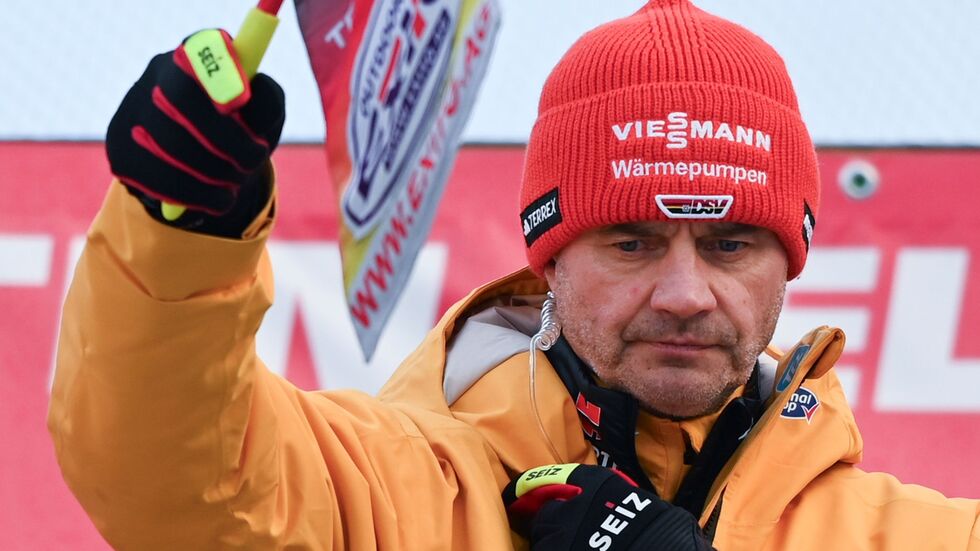 Schwenkt in dieser Saison letztmals die deutsche Fahne an der Schanze: Stefan Horngacher. Schwenkt in dieser Saison letztmals die deutsche Fahne an der Schanze: Stefan Horngacher.