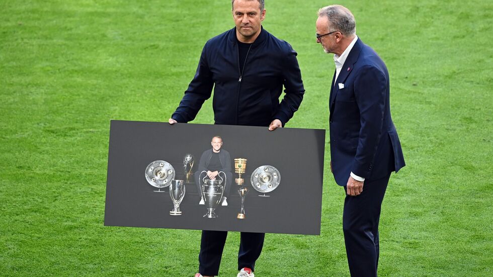 Sechs Titel in einem Jahr: Karl-Heinz Rummenigge bei der Verabschiedung von Erfolgscoach Hansi Flick 2021. (Archivbild) Sechs Titel in einem Jahr: Karl-Heinz Rummenigge bei der Verabschiedung von Erfolgscoach Hansi Flick 2021. (Archivbild)