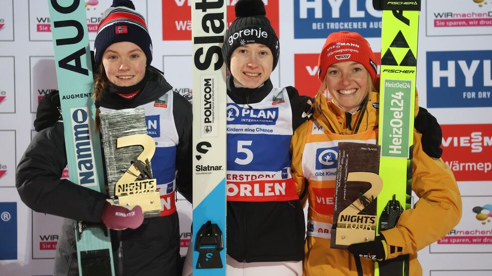 Bis jetzt gibt es nur die Two-Nights-Tour mit Springen in Garmisch-Partenkirchen und Oberstdorf für die Frauen. (Archivfoto) Bis jetzt gibt es nur die Two-Nights-Tour mit Springen in Garmisch-Partenkirchen und Oberstdorf für die Frauen. (Archivfoto)