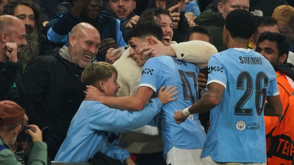 Phil Foden (M) schoss an diesem Abend besonders präzise. Phil Foden (M) schoss an diesem Abend besonders präzise.