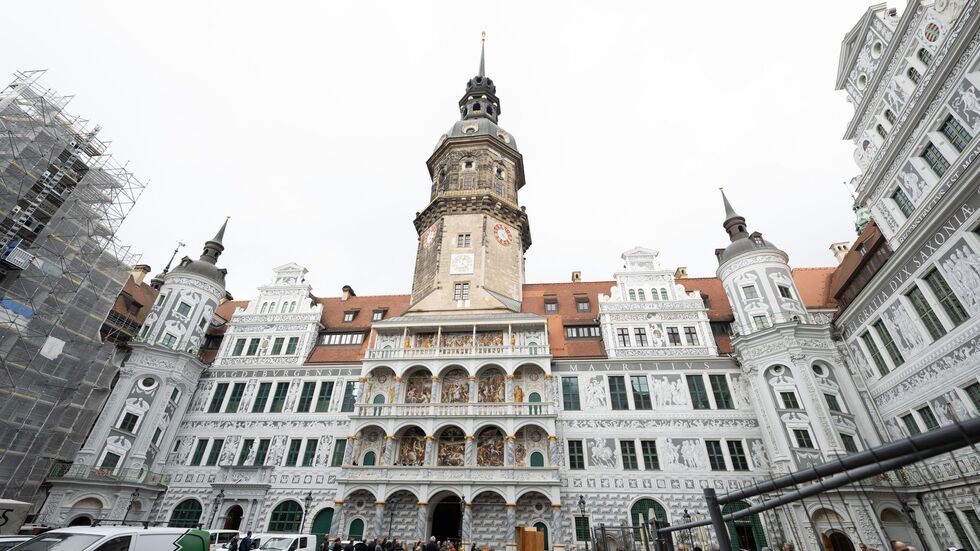 Der Innenausbau des im Zweiten Weltkrieg zerstörten Dresdner Residenzschlosses soll 2027 endgültig fertiggestellt sein.  
