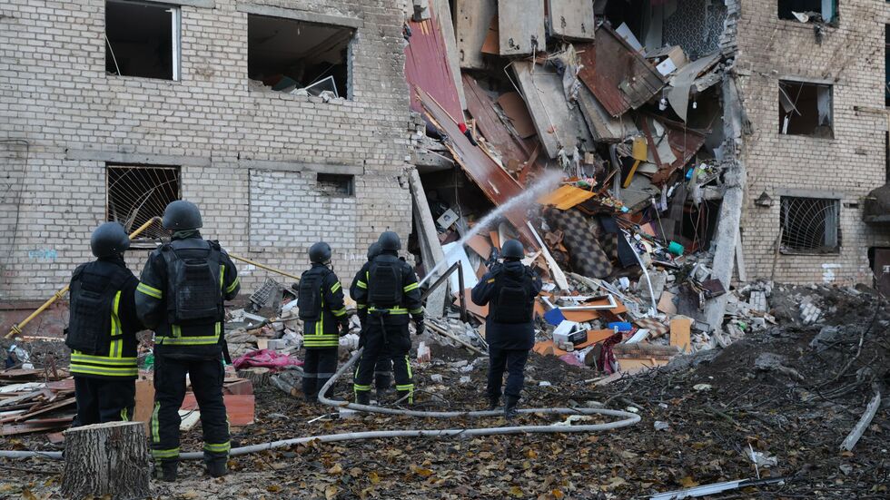 In der ukrainischen Großstadt Saporischschja schlug eine Rakete in ein Wohnheim ein. In der ukrainischen Großstadt Saporischschja schlug eine Rakete in ein Wohnheim ein.