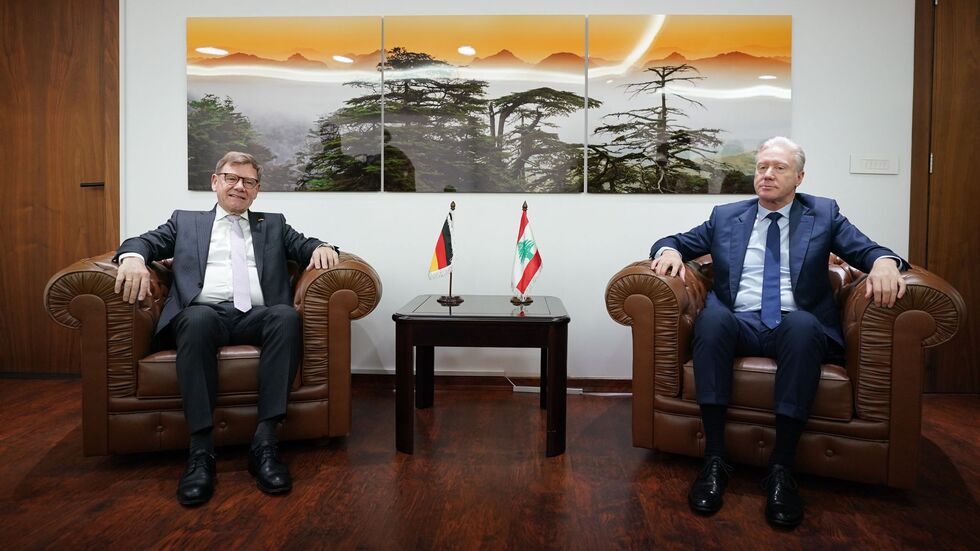 Außenminister Johann Wadephul (l, CDU) setzt seine Nahostreise im Libanon fort. In der Hauptstadt Beirut traf er seinen Amtskollegen Jussef Radschi. Unter anderem geht es um die Entwaffnung der Schiiten-Miliz Hisbollah.  Außenminister Johann Wadephul (l, CDU) setzt seine Nahostreise im Libanon fort. In der Hauptstadt Beirut traf er seinen Amtskollegen Jussef Radschi. Unter anderem geht es um die Entwaffnung der Schiiten-Miliz Hisbollah.