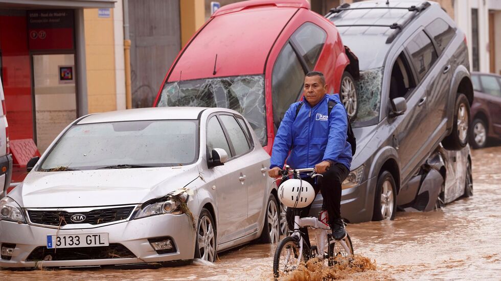 Die wirtschaftlichen Schäden werden auf 17 bis 18 Milliarden Euro geschätzt. (Archivbild) Die wirtschaftlichen Schäden werden auf 17 bis 18 Milliarden Euro geschätzt. (Archivbild)