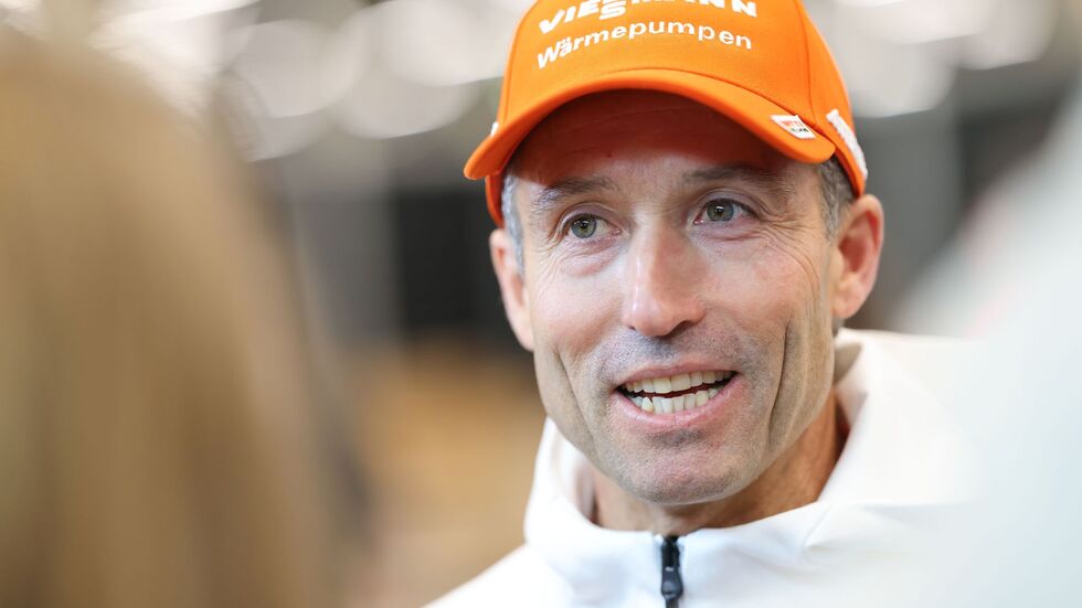 Hofft auf 2030: Cheftrainer Peter Schlickenrieder. (Archivfoto) Hofft auf 2030: Cheftrainer Peter Schlickenrieder. (Archivfoto)