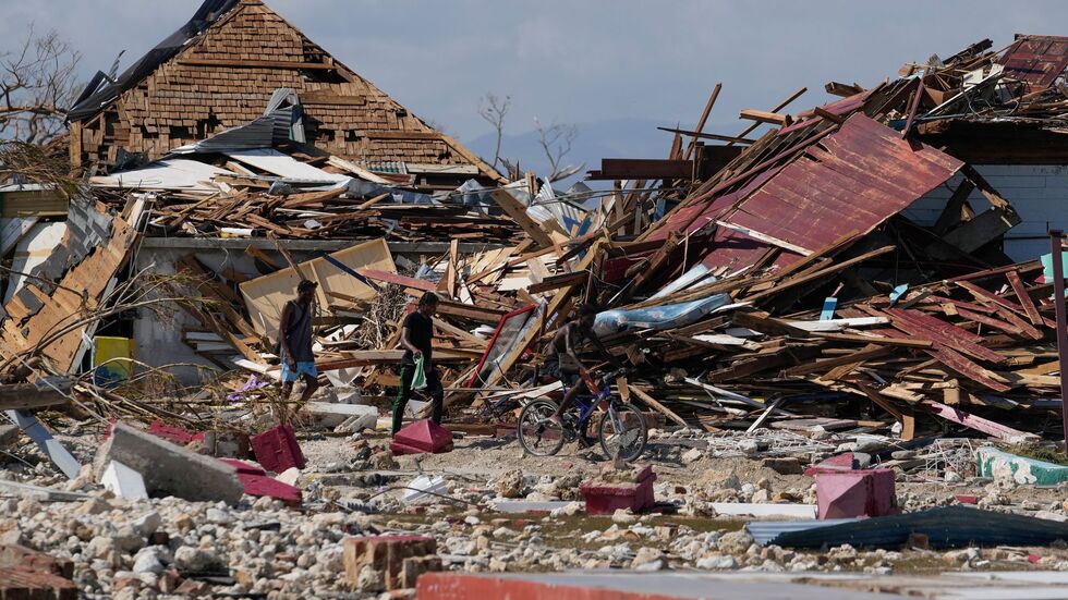 In der Küstenstadt Black River sehe es aus, als sei eine Bombe explodiert, sagte ein Vertreter des Welternährungsprogramms (WFP). In der Küstenstadt Black River sehe es aus, als sei eine Bombe explodiert, sagte ein Vertreter des Welternährungsprogramms (WFP).