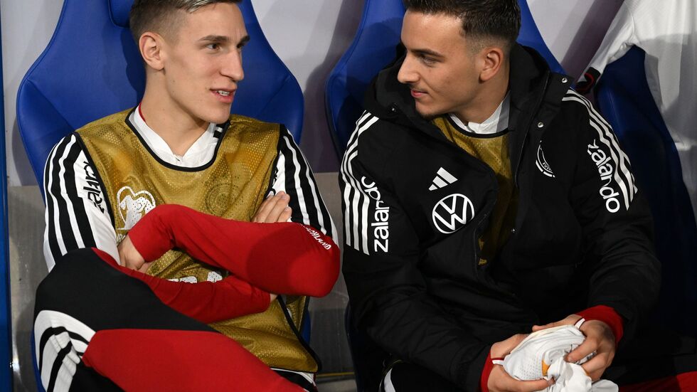 Nico Schlotterbeck (l.) soll bestmöglich am Montag wieder spielen können. 