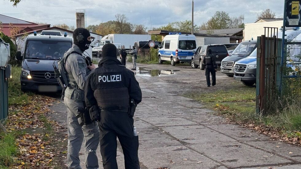 In Nauen wurde ein riesiges Drogenlabor ausgehoben. In Nauen wurde ein riesiges Drogenlabor ausgehoben.