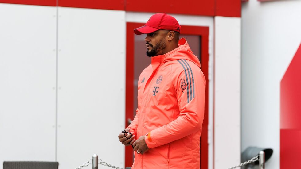 Die dicke Jacke durfte Trainer Vincent Kompany daheim lassen.