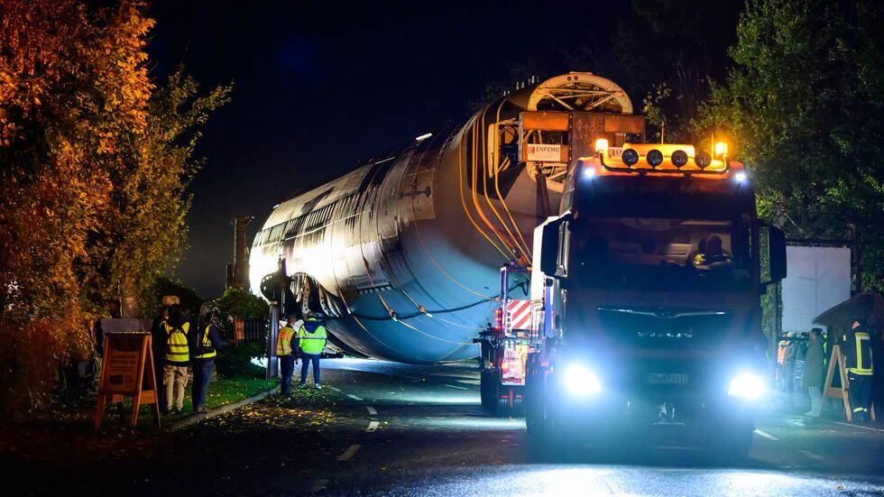 Die Transportstrecke führte auf einer Länge von rund 1,8 Kilometern durch das Landschaftsschutzgebiet. Die Transportstrecke führte auf einer Länge von rund 1,8 Kilometern durch das Landschaftsschutzgebiet.
