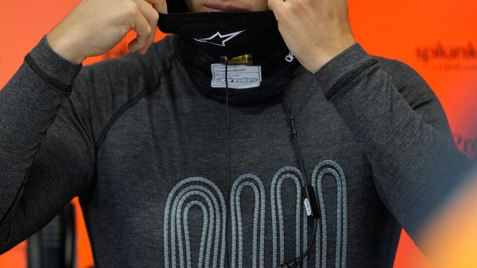 Oscar Piastri schwächelt, wirkt nervös.  Oscar Piastri schwächelt, wirkt nervös.