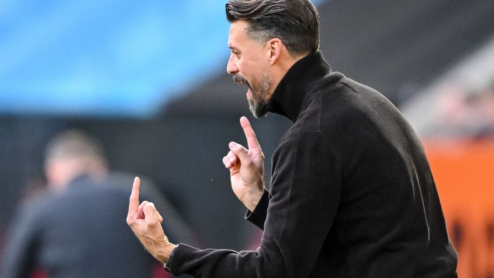 Da hilft kein Gestikulieren: Sandro Wagners Elf wird heftig abgestraft. Da hilft kein Gestikulieren: Sandro Wagners Elf wird heftig abgestraft.