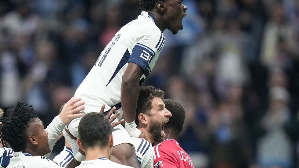 Das 2:0 erzielte Thomas Müller (rechts) per Elfmeter. Das 2:0 erzielte Thomas Müller (rechts) per Elfmeter.