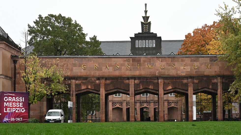 Rund 140 Künstler und Designer aus Europa, Asien und Afrika zeigten am Wochenende im Leipziger Grassi Museum ihre Arbeiten. (Archivbild) Rund 140 Künstler und Designer aus Europa, Asien und Afrika zeigten am Wochenende im Leipziger Grassi Museum ihre Arbeiten. (Archivbild)