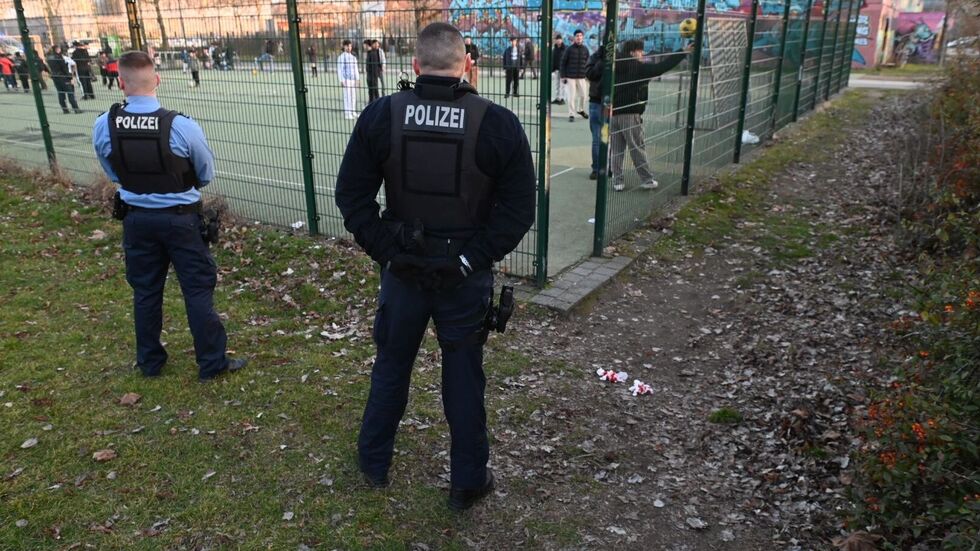 Ein Polizeieinsatz am Rabet unweit der Eisenbahnstraße (Symbolbild).