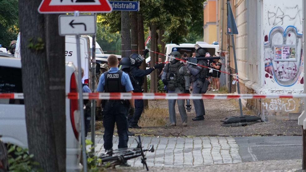 Ein Sondereinsatzkommando (SEK) der Polizei wurde zu Hilfe gerufen.