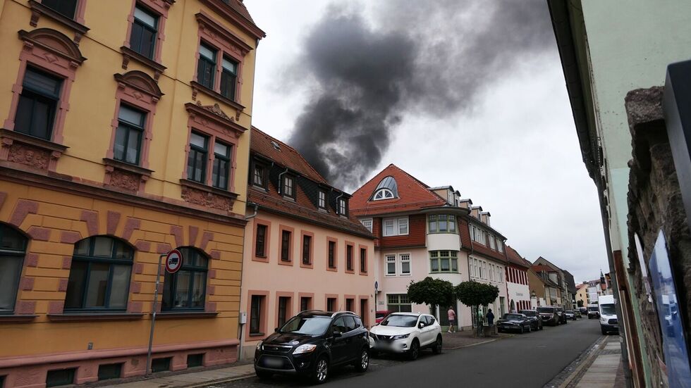 Über der Grimmaer Altstadt war schon von weitem eine Rauchsäule zu sehen.
