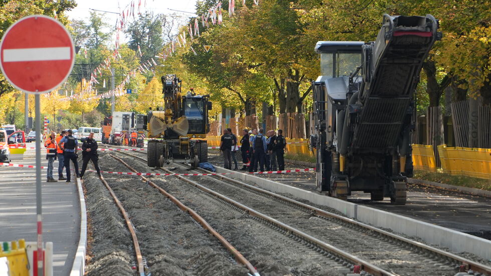 Die Unfallstelle auf der Prager Straße am Montagmittag.