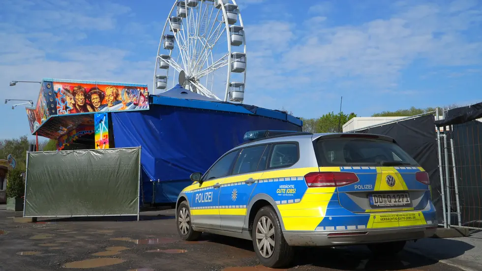 Die Polizei am Brandort.