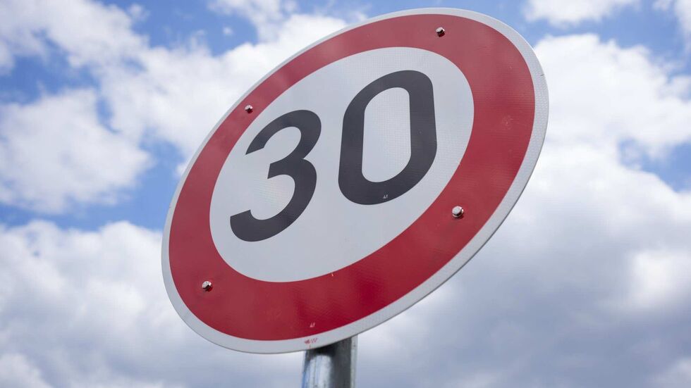 Im Leipziger Stadtteil Plaußig-Portiz wird auf der Tauchaer Straße kommende Woche eine neue 30er Zone ausgewiesen. Im Leipziger Stadtteil Plaußig-Portiz wird auf der Tauchaer Straße kommende Woche eine neue 30er Zone ausgewiesen.