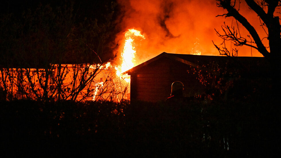 Das Feuer erfasste mehrere Lauben in der Kleingartenanlage. Das Feuer erfasste mehrere Lauben in der Kleingartenanlage.