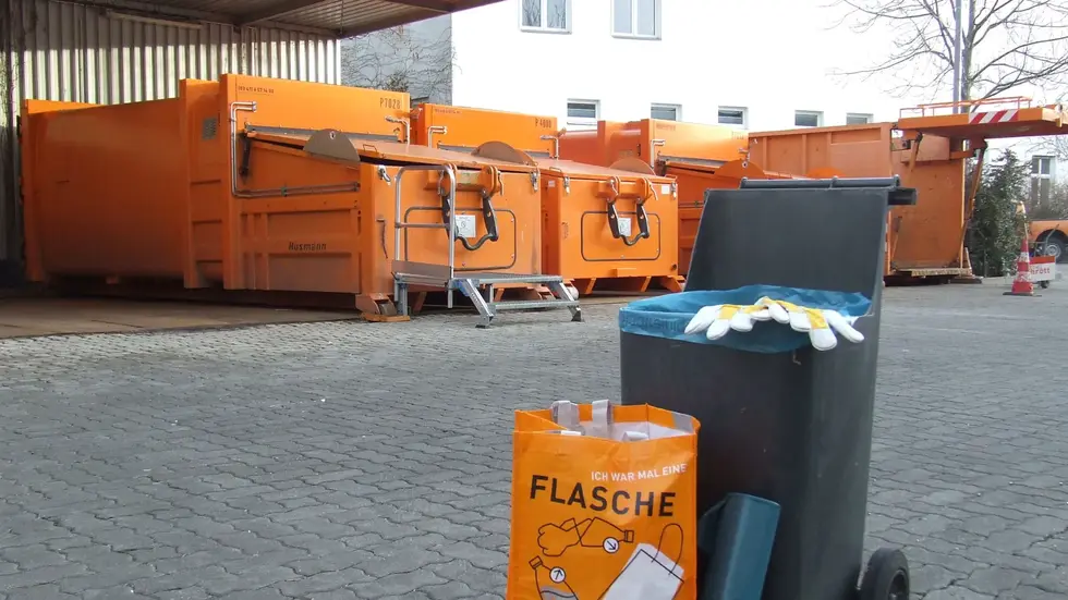 Ein Wertstoffhof in Leipzig. Drei sollen in einigen Jahren einen Selbstentsorgungs-Service anbieten. Ein Wertstoffhof in Leipzig. Drei sollen in einigen Jahren einen Selbstentsorgungs-Service anbieten.