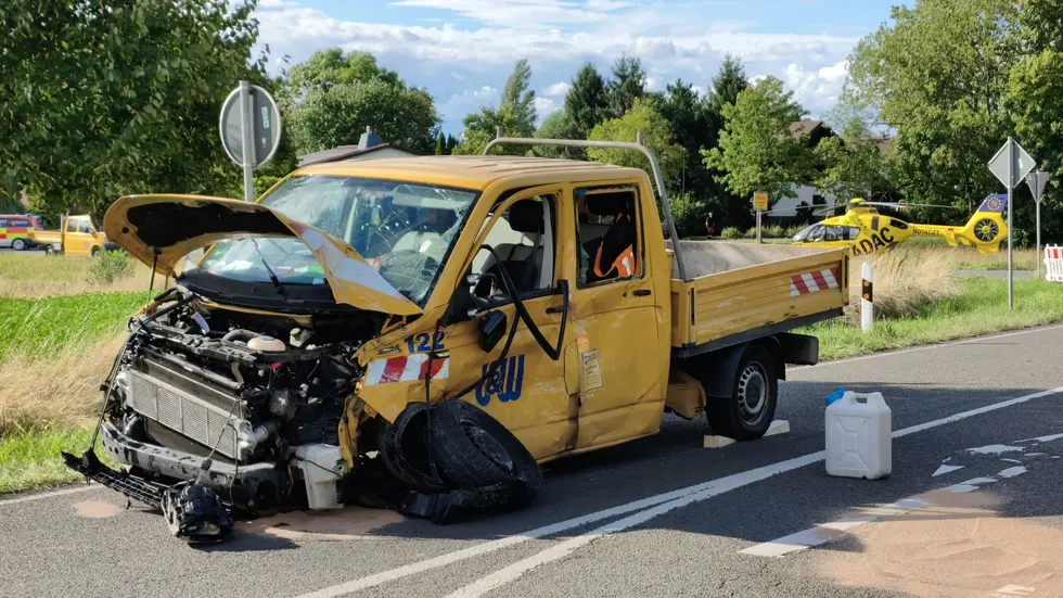 Der beschädigte Transporter. Der beschädigte Transporter.