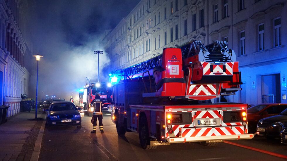 Die ganze Straße war verqualmt.