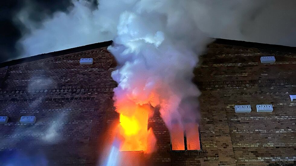 Weshalb das Feuer ausbrach, ist unklar.