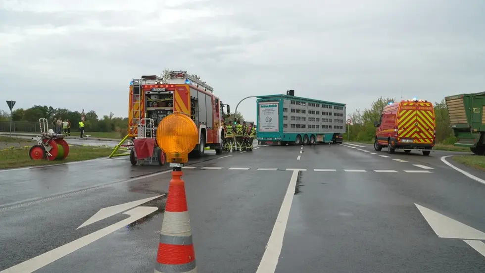 Die Unfallstelle kurz nach dem Crash.
