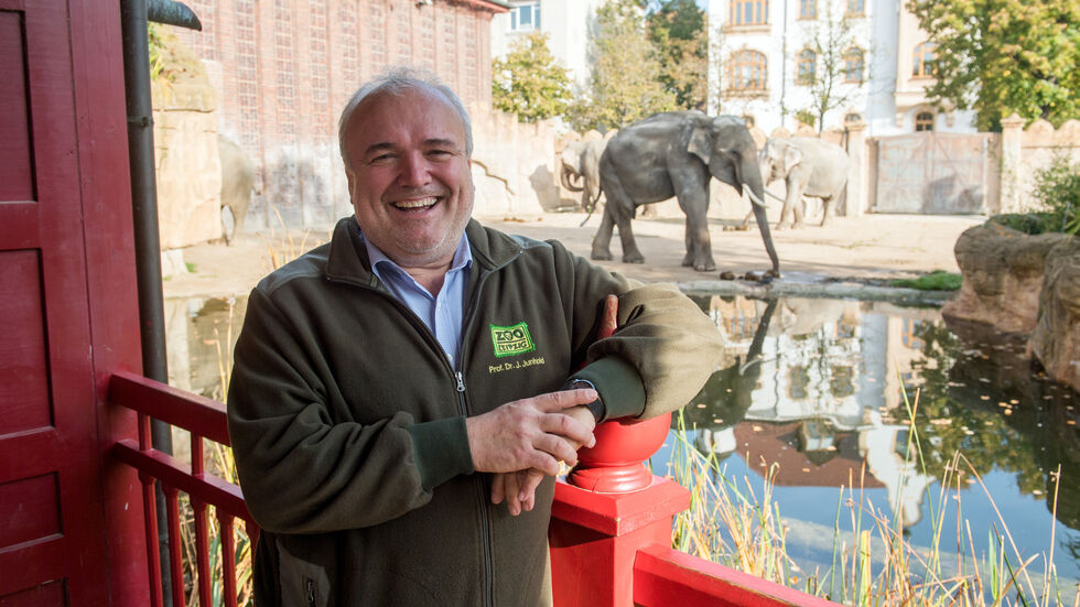 Foto: (c) Hendrik Schmidt/dpa Zoodirektor Prof. Jörg Junhold