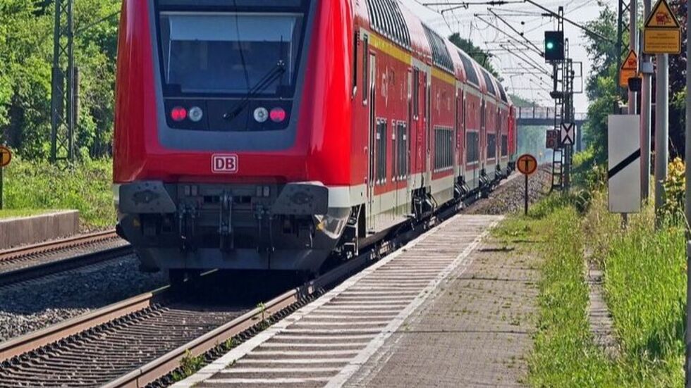 Ein Doppelstockzug, in so einem passierte das Ganze (Symbolbild).