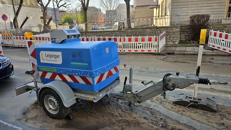 Die Wasserwerke sind bereits vor Ort. Die Wasserwerke sind bereits vor Ort.