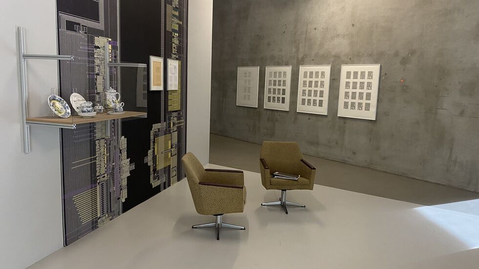 Eine Idee war, Baupläne von Mikrochips in Zwiebelmuster-Porzellan versteckt werden. Daraus wurde jedoch nie etwas. Eine Idee war, Baupläne von Mikrochips in Zwiebelmuster-Porzellan versteckt werden. Daraus wurde jedoch nie etwas.