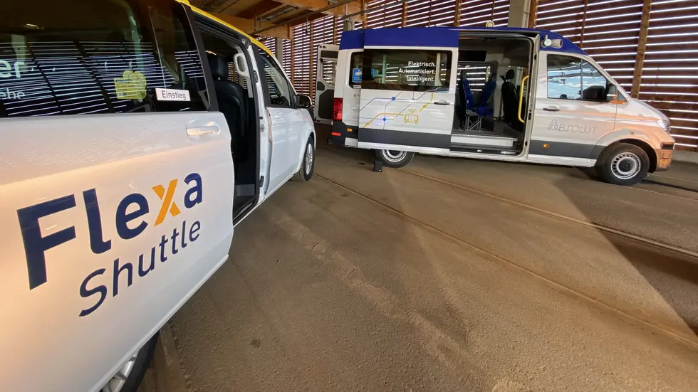 Solchen (fahrerlose) Kleinbussen wollen die Leipziger Verkehrsbetriebe ab 2028 (spätestens ab 2030) in mehreren Randbezirken von Leipzig einsetzen. 