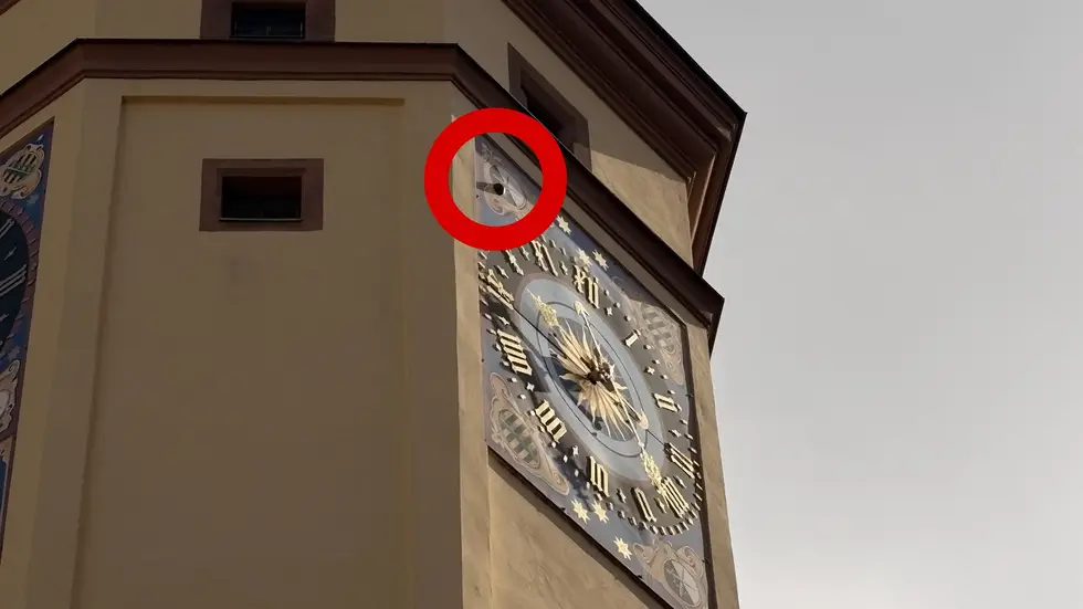 Wenn man es weiß, dann sieht man die Kanonenkugel doch! Wenn man es weiß, dann sieht man die Kanonenkugel doch!