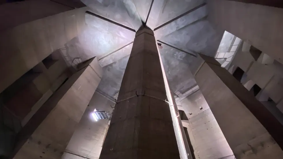 Die größte und dickste Säule im Leipziger Völkerschlachtdenkmal ist im Prinzip nur Deko - sie stützt es gar nicht.