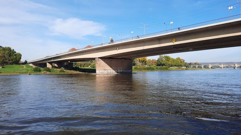 Die Carolabrücke vor dem Einsturz 