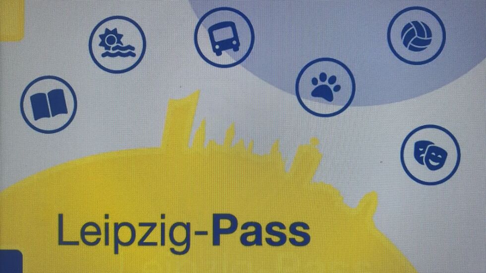 Fast 80.000 Menschen nutzten zuletzt den Leipzig-Pass, der im Stadtgebiet verschiedene Vergünstigungen ermöglicht. Fast 80.000 Menschen nutzten zuletzt den Leipzig-Pass, der im Stadtgebiet verschiedene Vergünstigungen ermöglicht.