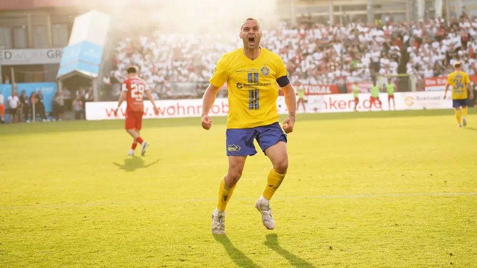 Lok-Leipzig-Kapitän Djamal Ziane (34)