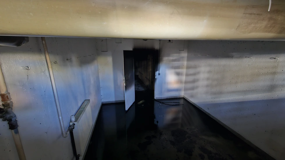 Der ausgebrannte Keller nach dem Löscheinsatz. Der ausgebrannte Keller nach dem Löscheinsatz.