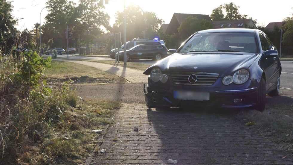 Der beschädigte Benz.