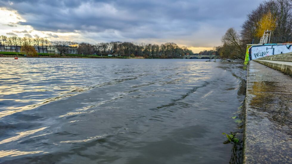 Das Hochwasser trifft auch die Weiße Elster in Leipzig. 