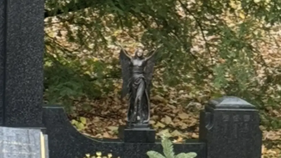 Auch diese Engelsstatue ist geklaut worden.