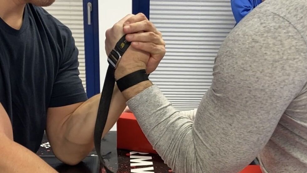 Die Vereinsmitglieder Alex und Till kurz vor einem Match. Die Vereinsmitglieder Alex und Till kurz vor einem Match.